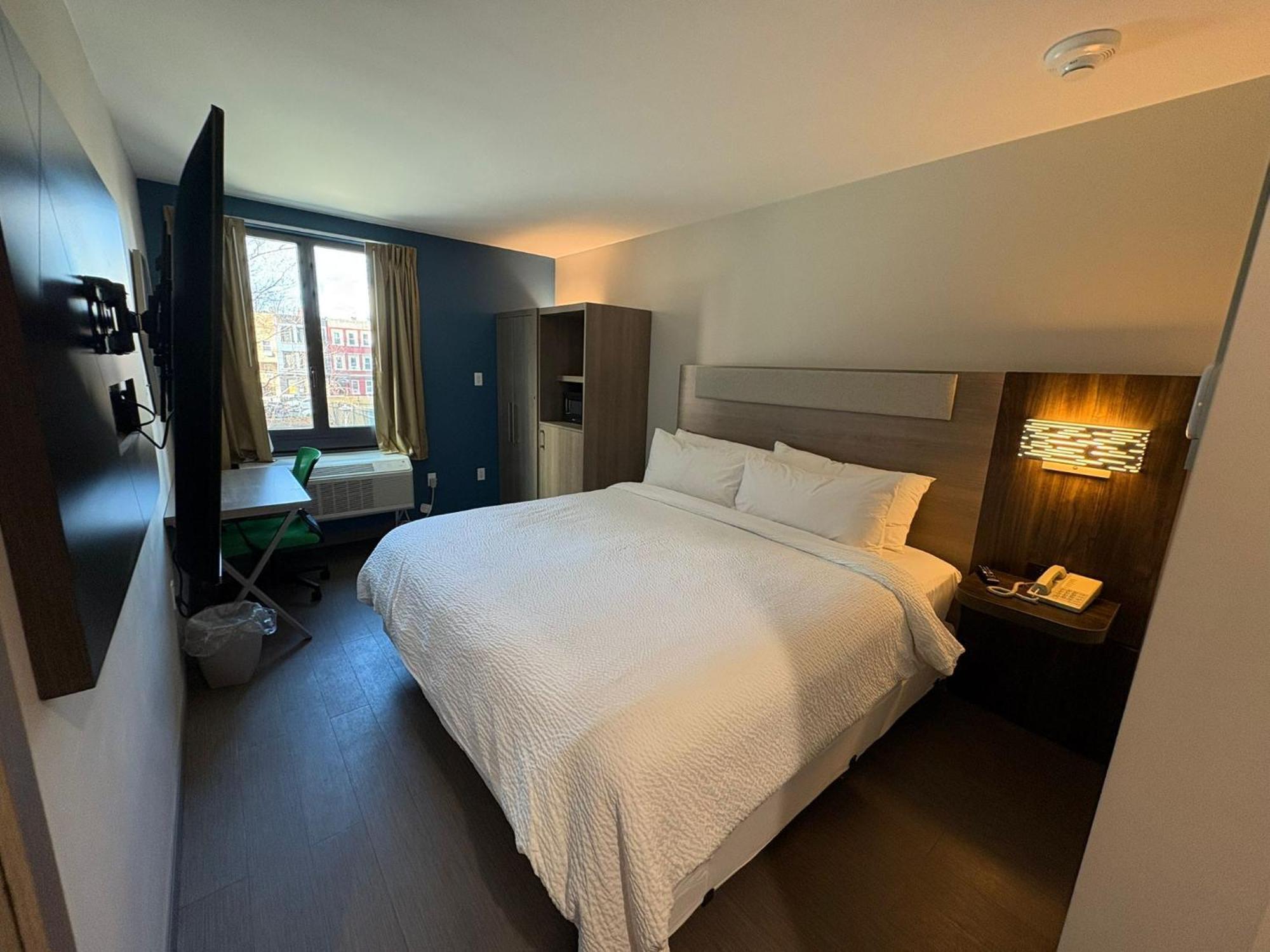 Holiday Inn Express & Suites New York Bagian luar foto