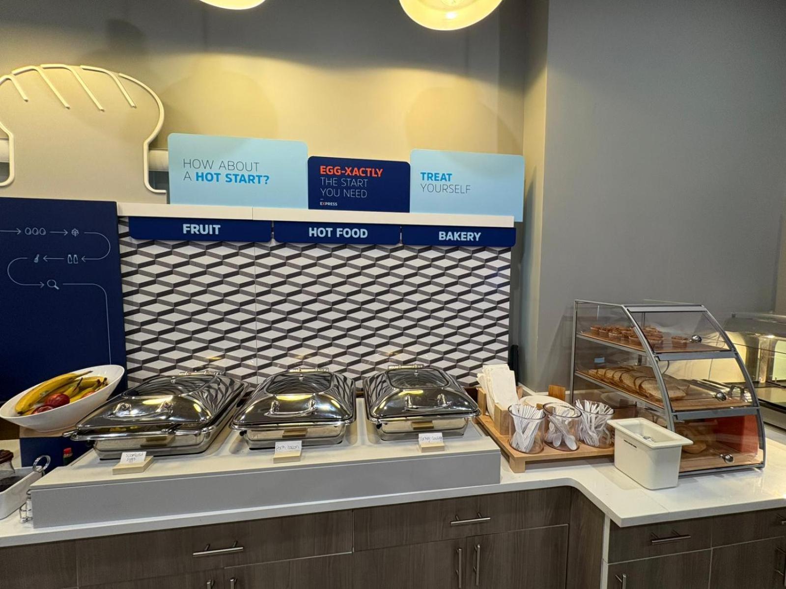 Holiday Inn Express & Suites New York Bagian luar foto