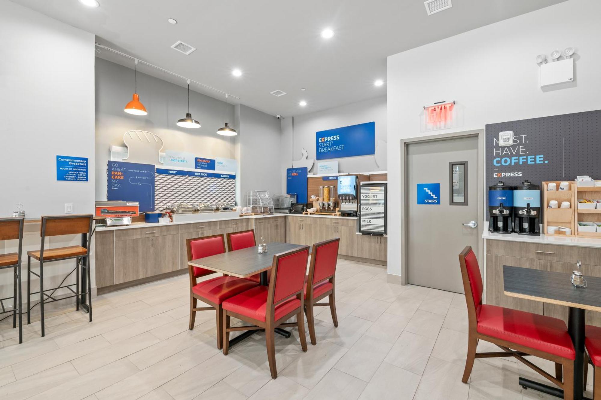 Holiday Inn Express & Suites New York Bagian luar foto