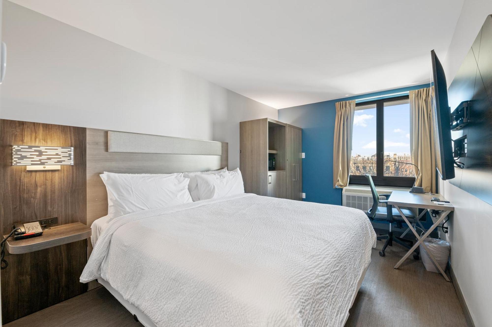 Holiday Inn Express & Suites New York Bagian luar foto