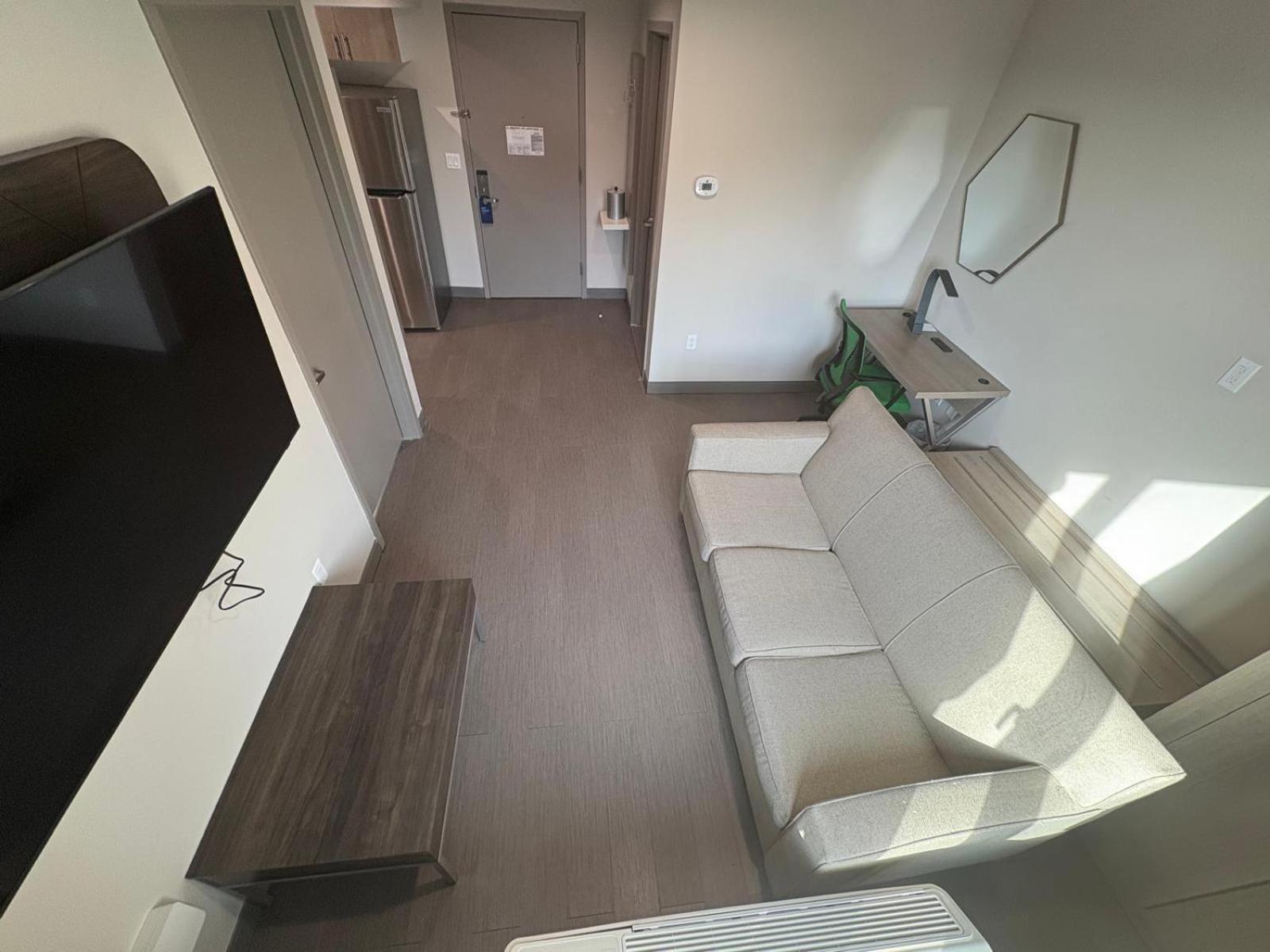Holiday Inn Express & Suites New York Bagian luar foto